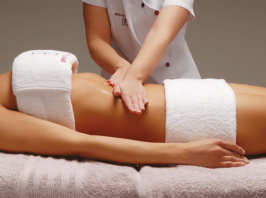 Cosmetica professionale vs cosmetica retail: differenze, vantaggi e quando sceglierle
